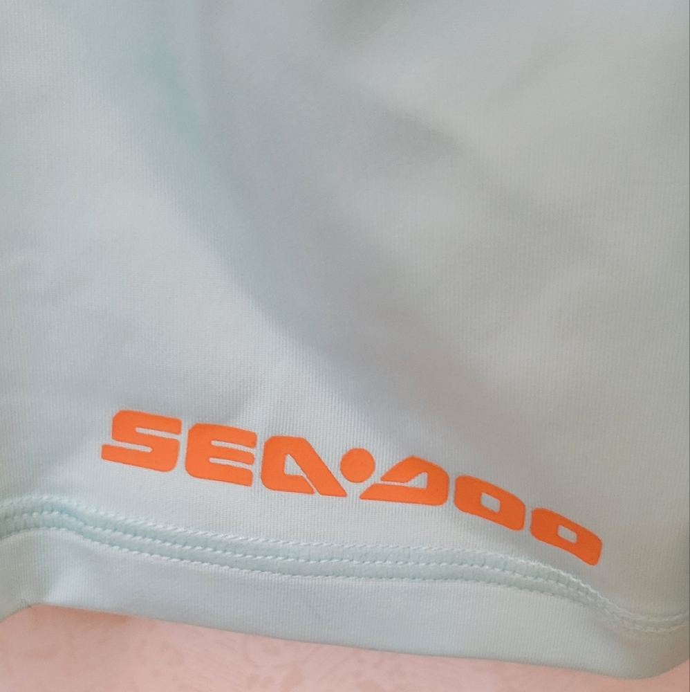 NWT Sea-Doo Women's Long Sleeve Performance Rashguard In Ice Size Large - Picture 7 of 11
